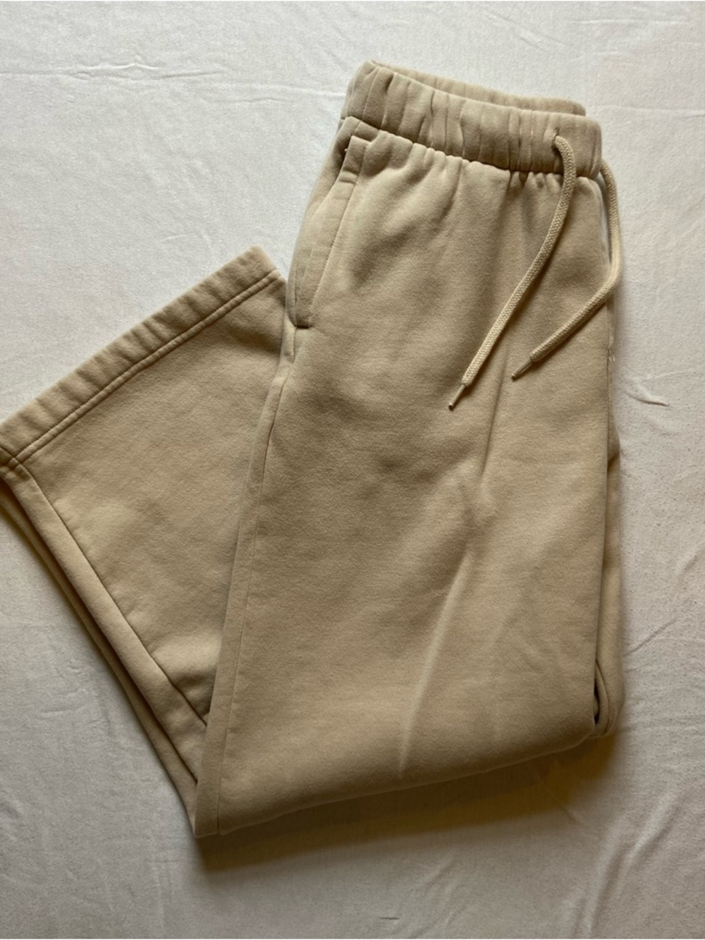 Hollister Women’s Tan Straight Leg Drawstring Sweatpants